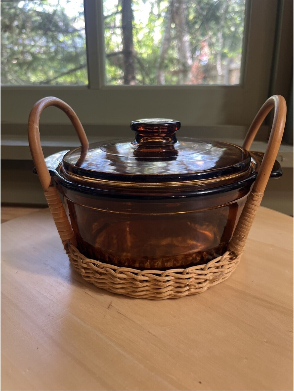 Vtg Fire King Anchor Hocking 1 Qt Amber Brown Casserole Wicker Basket Carrier